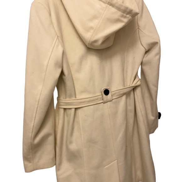 ROOTS WINTER COAT. - Picture 3 of 4